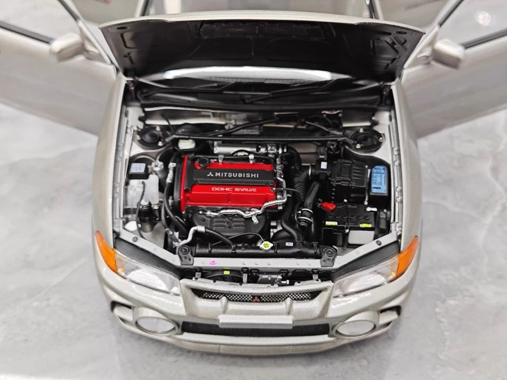 [MotorHelix] 1:18 Mitsubishi 1997 Lancer Evolution IV gris voiture miniature Die-Cast