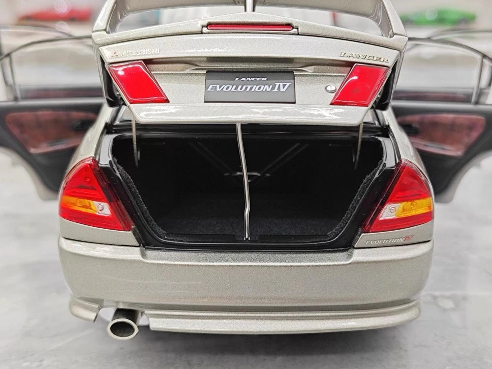 [MotorHelix] 1:18 Mitsubishi 1997 Lancer Evolution IV gris voiture miniature Die-Cast