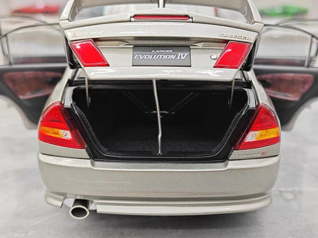 [MotorHelix] 1:18 Mitsubishi 1997 Lancer Evolution IV Gray Model Car Die-Cast