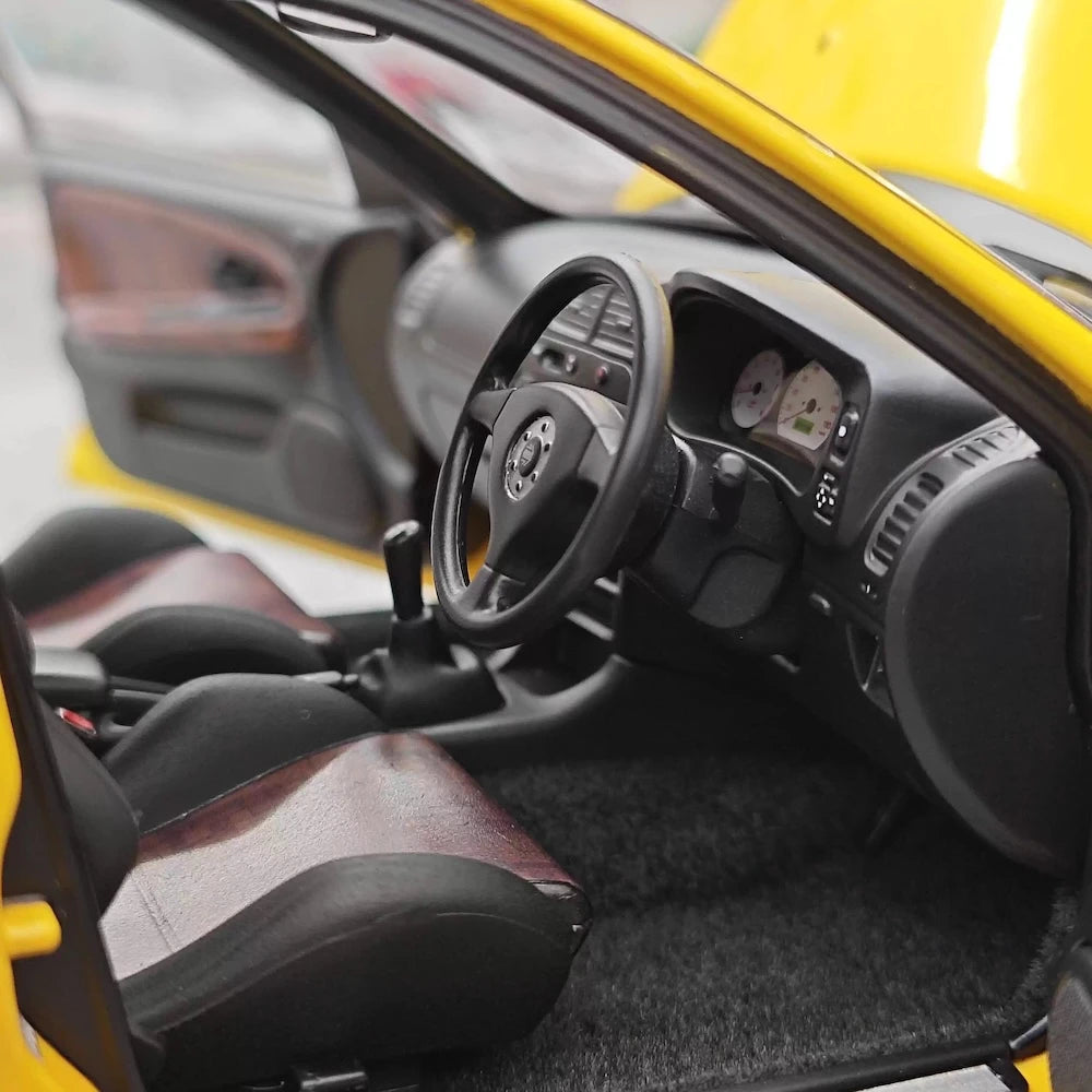 [MotorHelix] 1:18 Mitsubishi 1997 Lancer Evolution IV Yellow Model Car Die-Cast