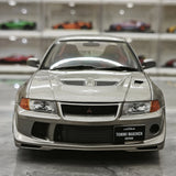 MotorHelix Mitsubishi 2000 Lancer Evolution VI GSR 토미 마키넨 에디션 실버 1:18 – 수집용 다이캐스트 모델 다이캐스트