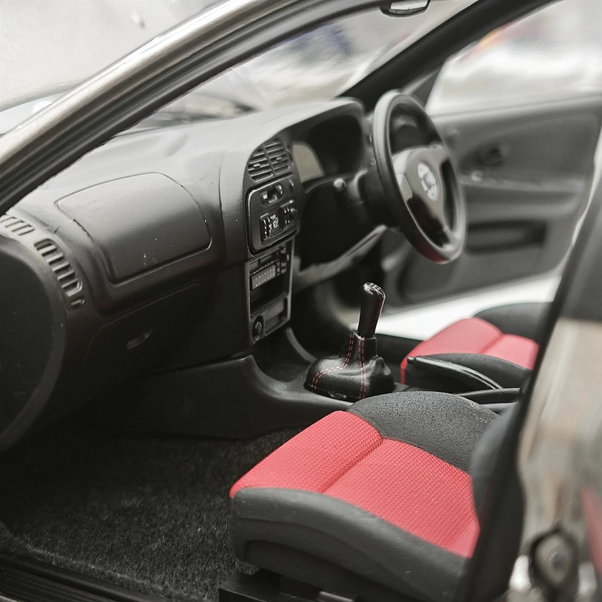 MotorHelix Mitsubishi 2000 Lancer Evolution VI GSR 토미 마키넨 에디션 실버 1:18 – 수집용 다이캐스트 모델 다이캐스트