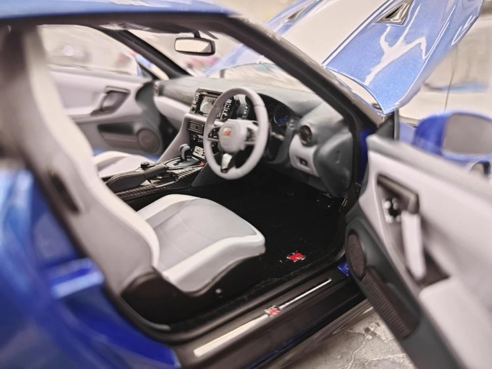 [MotorHelix] 1:18 Nissan 2019 GT-R R35 50th Anniversary bleu voiture miniature Die-Cast