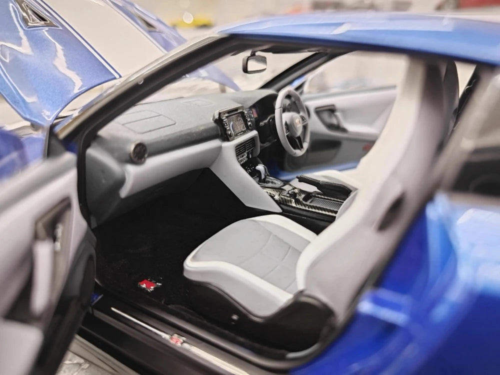 [MotorHelix] 1:18 Nissan 2019 GT-R R35 50th Anniversary bleu voiture miniature Die-Cast