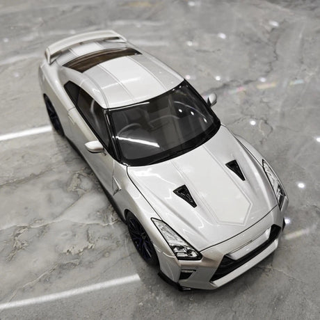 [MotorHelix] 1:18 Nissan 2019 GT-R R35 50th Anniversary Silver Model Car Die-Cast