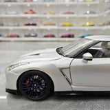 [MotorHelix] 1:18 Nissan 2019 GT-R R35 50th Anniversary Silver Model Car Die-Cast