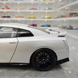 [MotorHelix] 1:18 Nissan 2019 GT-R R35 50th Anniversary Silver Model Car Die-Cast
