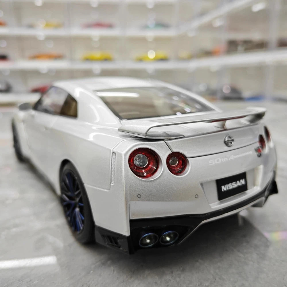 [MotorHelix] 1:18 Nissan 2019 GT-R R35 50th Anniversary Silver Model Car Die-Cast