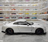 [MotorHelix] 1:18 Nissan 2019 GT-R R35 50th Anniversary Silver Model Car Die-Cast