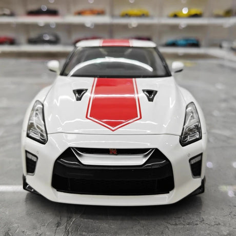 [MotorHelix] 1:18 Nissan 2019 GT-R R35 50th Anniversary White Model Car Die-Cast