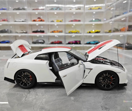 [MotorHelix] 1:18 Nissan 2019 GT-R R35 50th Anniversary White Model Car Die-Cast
