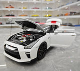 [MotorHelix] 1:18 Nissan 2019 GT-R R35 50th Anniversary blanc voiture miniature Die-Cast