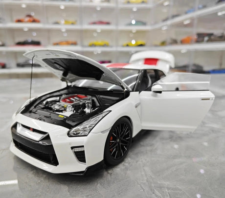 [MotorHelix] 1:18 Nissan 2019 GT-R R35 50th Anniversary White Model Car Die-Cast