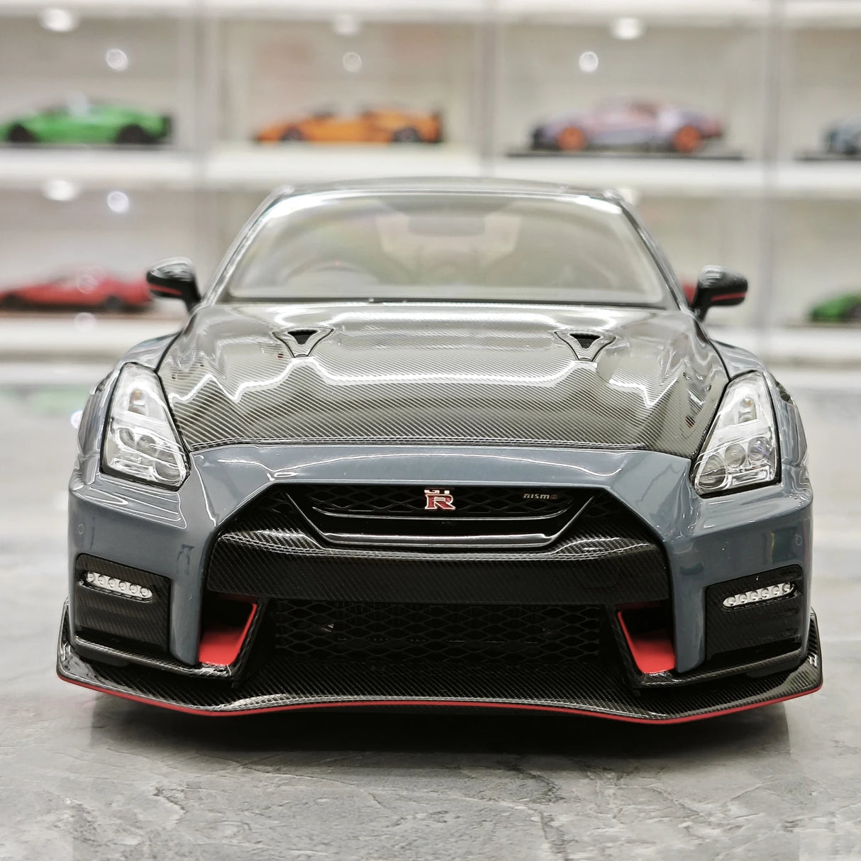 MotorHelix Nissan 2022 GT-R NISMO Special Edition Gray 1:18 – Modello da collezione pressofuso