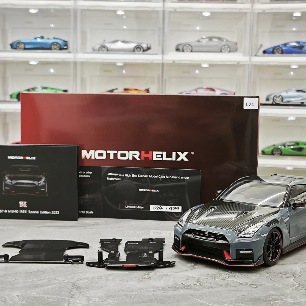 MotorHelix Nissan 2022 GT-R NISMO Special Edition Gray 1:18 – Modello da collezione pressofuso