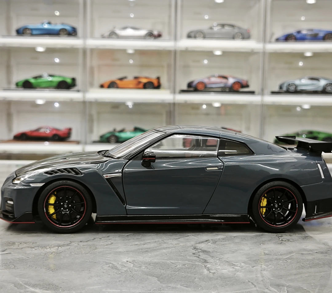 MotorHelix Nissan 2022 GT-R NISMO Special Edition Gray 1:18 – Modello da collezione pressofuso