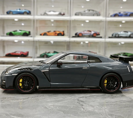 MotorHelix Nissan 2022 GT-R NISMO Special Edition Gray 1:18 – Modello da collezione pressofuso