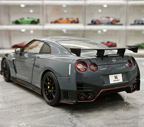 MotorHelix Nissan 2022 GT-R NISMO Special Edition Gray 1:18 – Modello da collezione pressofuso