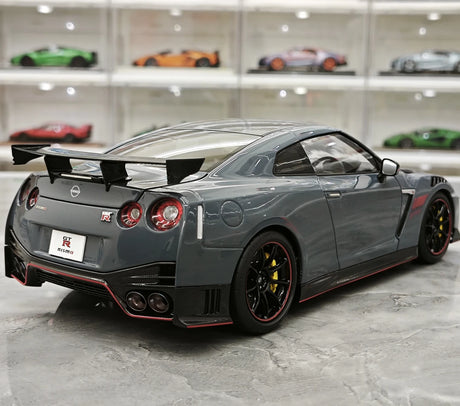 MotorHelix Nissan 2022 GT-R NISMO Special Edition Gray 1:18 – Modello da collezione pressofuso