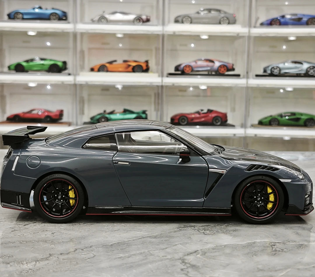 MotorHelix Nissan 2022 GT-R NISMO Special Edition Gray 1:18 – Modello da collezione pressofuso