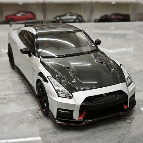 MotorHelix Nissan 2022 GT-R NISMO Special Edition Silver 1:18 – Modello da collezione in pressofuso