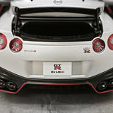 MotorHelix Nissan 2022 GT-R NISMO Special Edition Silver 1:18 – Modello da collezione in pressofuso