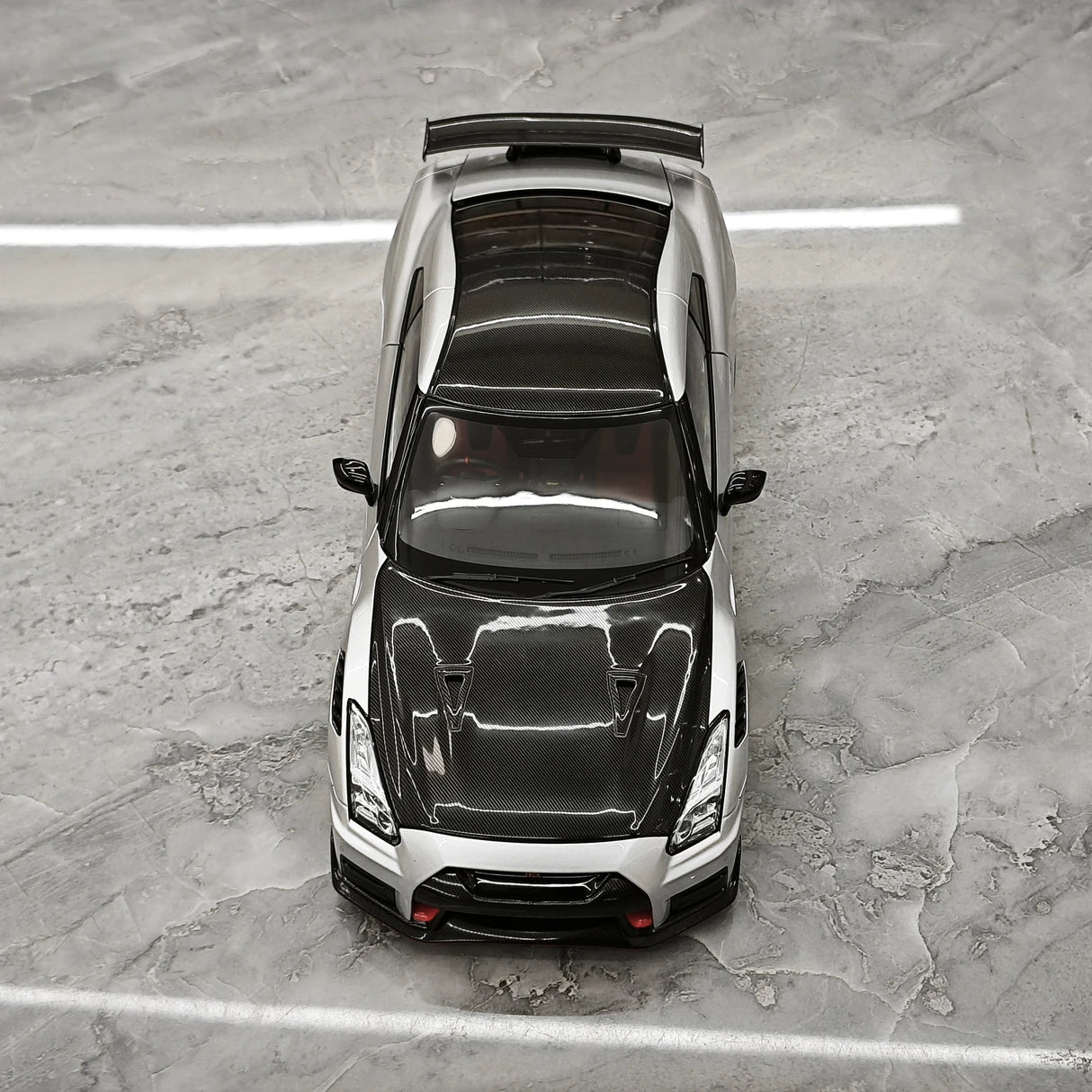 MotorHelix Nissan 2022 GT-R NISMO Special Edition Silver 1:18 – Modello da collezione in pressofuso