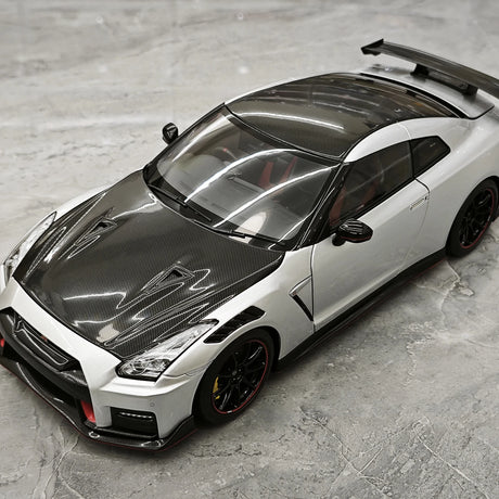 MotorHelix Nissan 2022 GT-R NISMO Special Edition Silver 1:18 – Modello da collezione in pressofuso