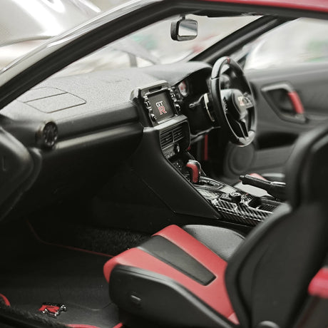 MotorHelix Nissan 2022 GT-R NISMO Special Edition Red 1:18 – Modello Pressofuso da collezione