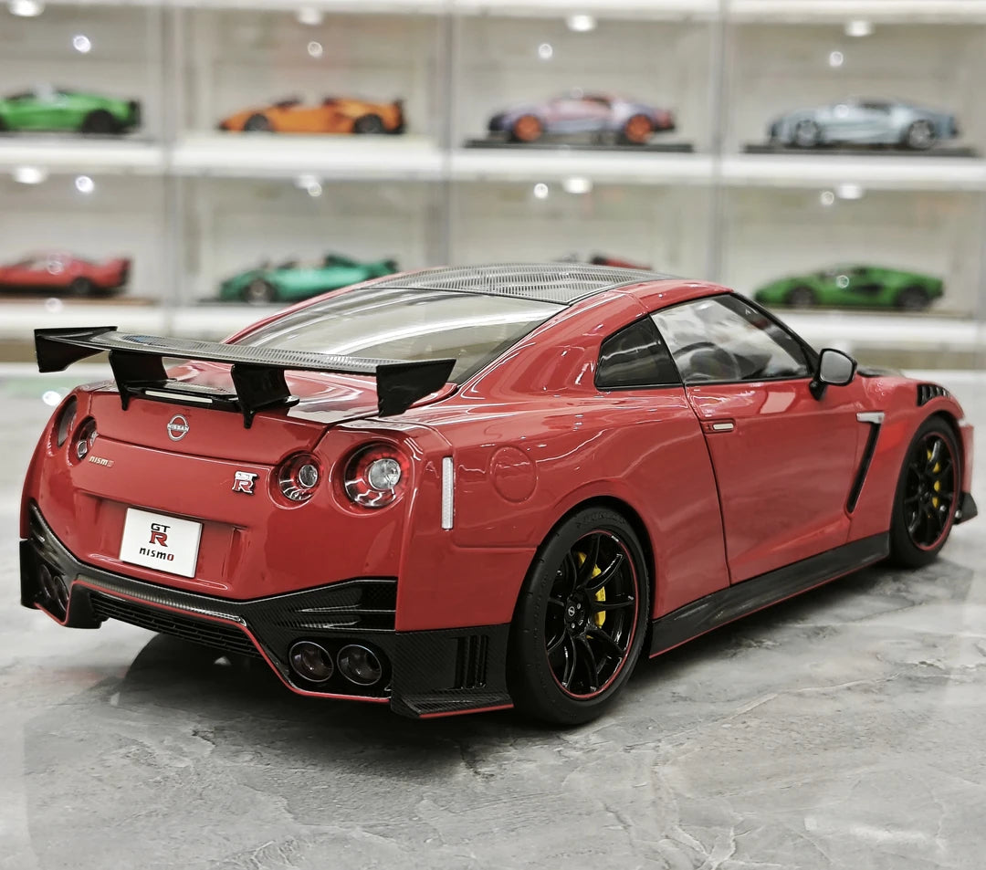 MotorHelix Nissan 2022 GT-R NISMO Special Edition Red 1:18 – Modello Pressofuso da collezione