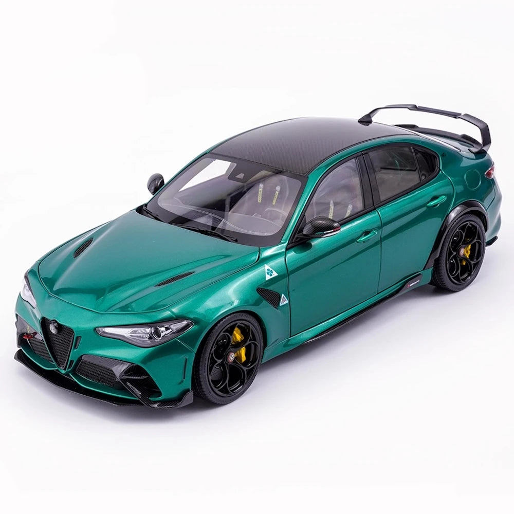 [MotorHelix] 1:18 Alfa Romeo 2020 Giulia GTA Green Model Car Die-Cast