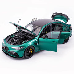 [MotorHelix] 1:18 Alfa Romeo 2020 Giulia GTA vert voiture miniature Die-Cast