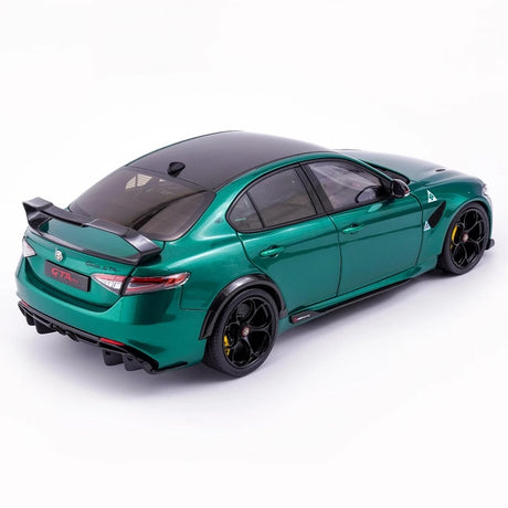 [MotorHelix] 1:18 Alfa Romeo 2020 Giulia GTA Green Model Car Die-Cast