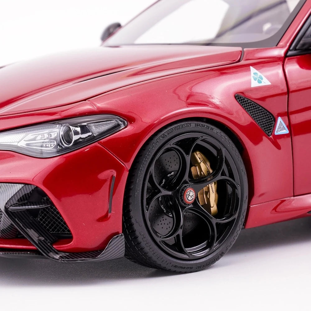 [MotorHelix] 1:18 Alfa Romeo 2020 Giulia GTA rood modelauto Die-Cast