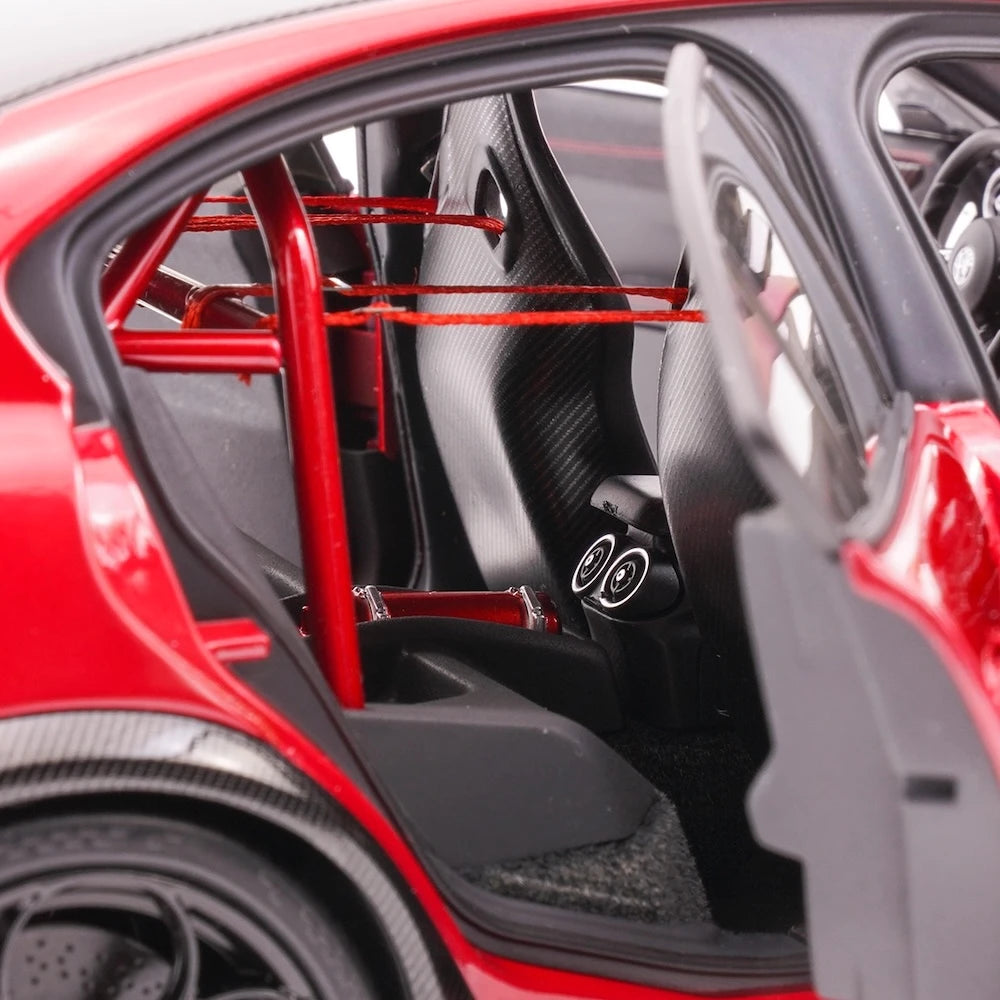 [MotorHelix] 1:18 Alfa Romeo 2020 Giulia GTA Red Model Car Die-Cast