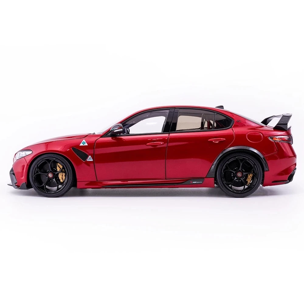 [MotorHelix] 1:18 Alfa Romeo 2020 Giulia GTA rood modelauto Die-Cast