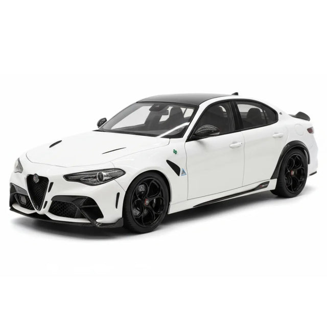 [MotorHelix] 1:18 Alfa Romeo 2020 Giulia GTA White Model Car Die-Cast