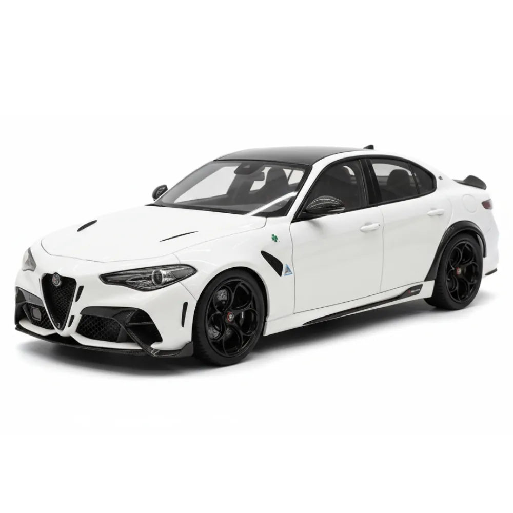 [MotorHelix] 1:18 Alfa Romeo 2020 Giulia GTA White Model Car Die-Cast
