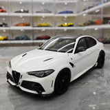 [MotorHelix] 1:18 Alfa Romeo 2020 Giulia GTA White Model Car Die-Cast