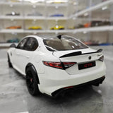 [MotorHelix] 1:18 Alfa Romeo 2020 Giulia GTA White Model Car Die-Cast