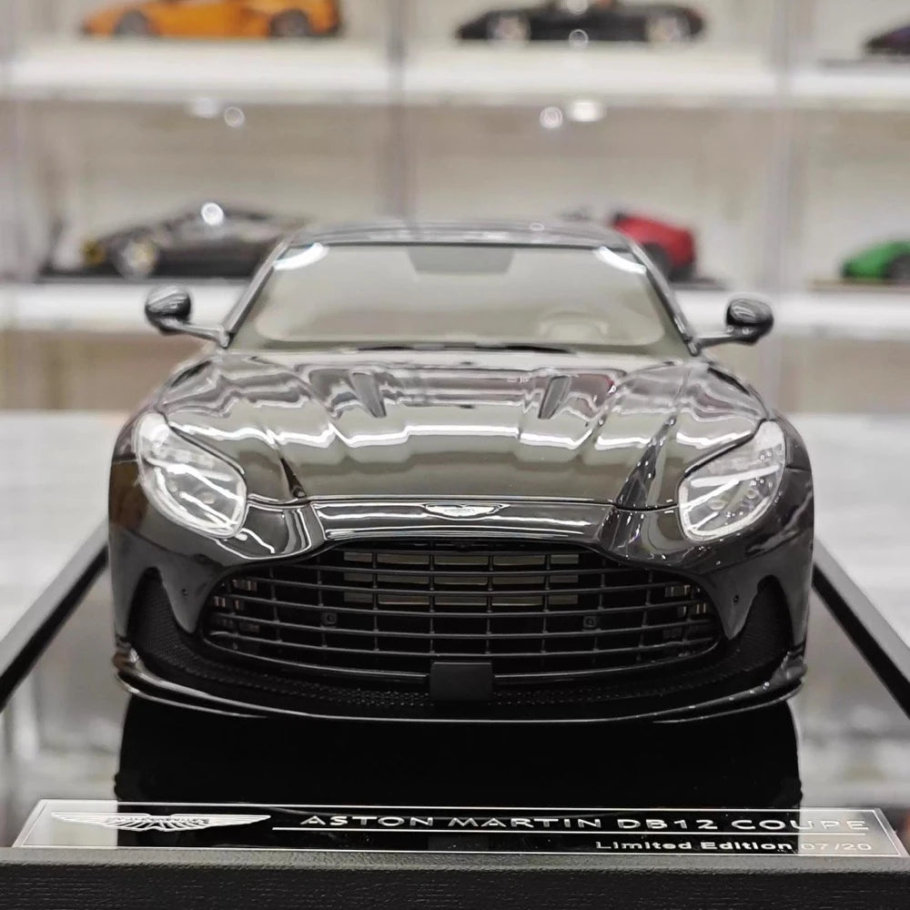 [MotorHelix] 1:18 Aston Martin 2023 DB12 Coupe Black Model Car Resin