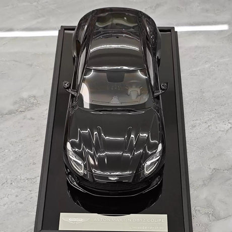 [MotorHelix] 1:18 Aston Martin 2023 DB12 Coupe Black Model Car Resin