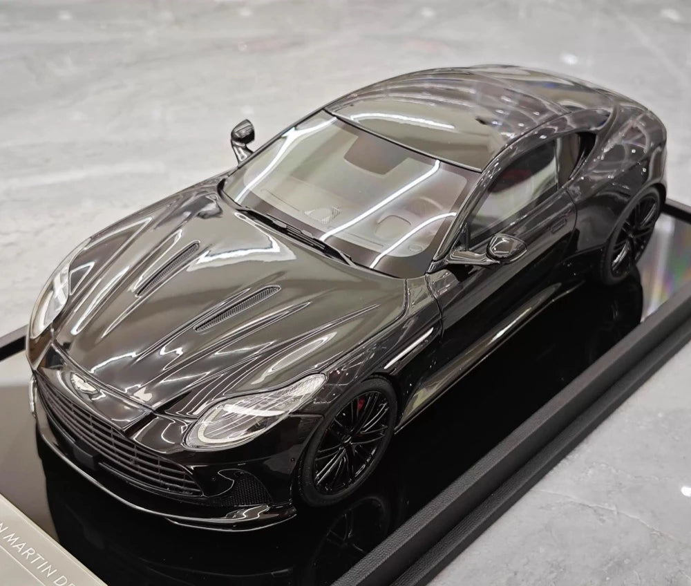 [MotorHelix] 1:18 Aston Martin 2023 DB12 Coupe Black Model Car Resin