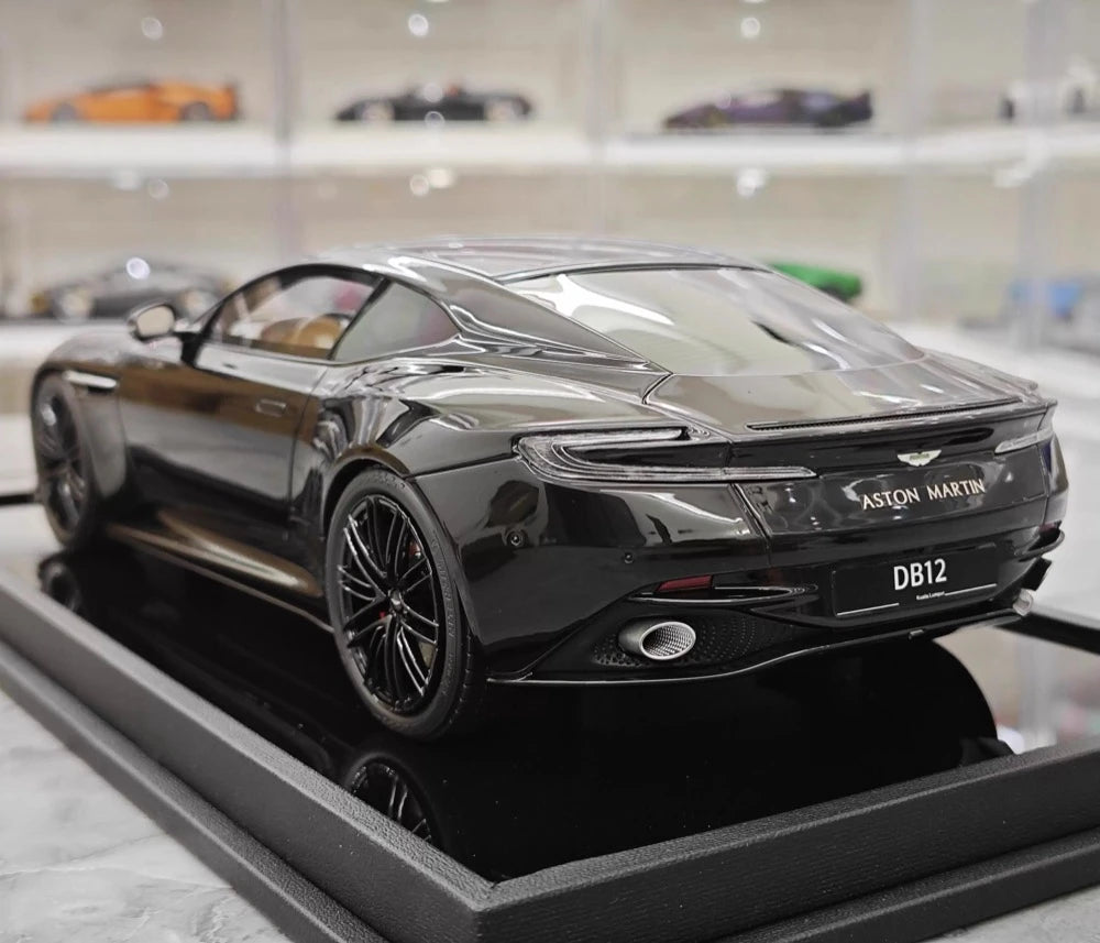 [MotorHelix] 1:18 Aston Martin 2023 DB12 Coupe Black Model Car Resin