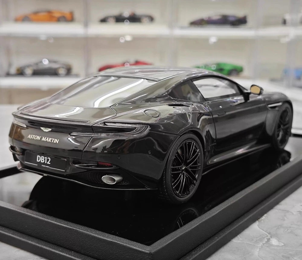 [MotorHelix] 1:18 Aston Martin 2023 DB12 Coupe Black Model Car Resin
