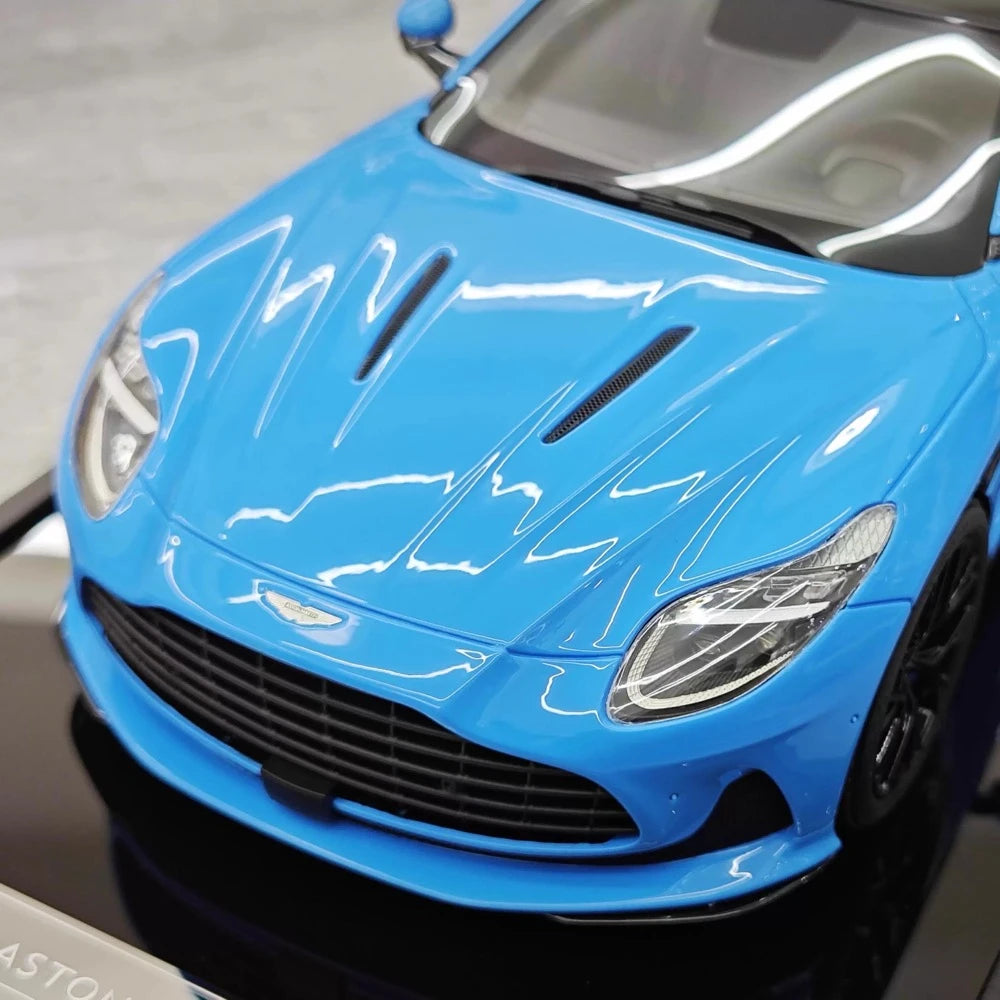 [MotorHelix] 1:18 Aston Martin 2023 DB12 Coupe Cyan Model Car Resin