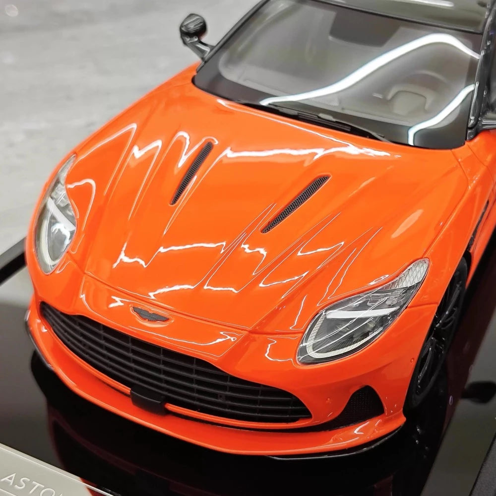 [MotorHelix] 1:18 Aston Martin 2023 DB12 Coupe Orange Model Car Resin