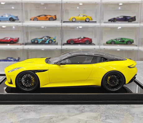 [MotorHelix] 1:18 Aston Martin 2023 DB12 Coupe Yellow Model Car Resin