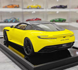 [MotorHelix] 1:18 Aston Martin 2023 DB12 Coupe Yellow Model Car Resin