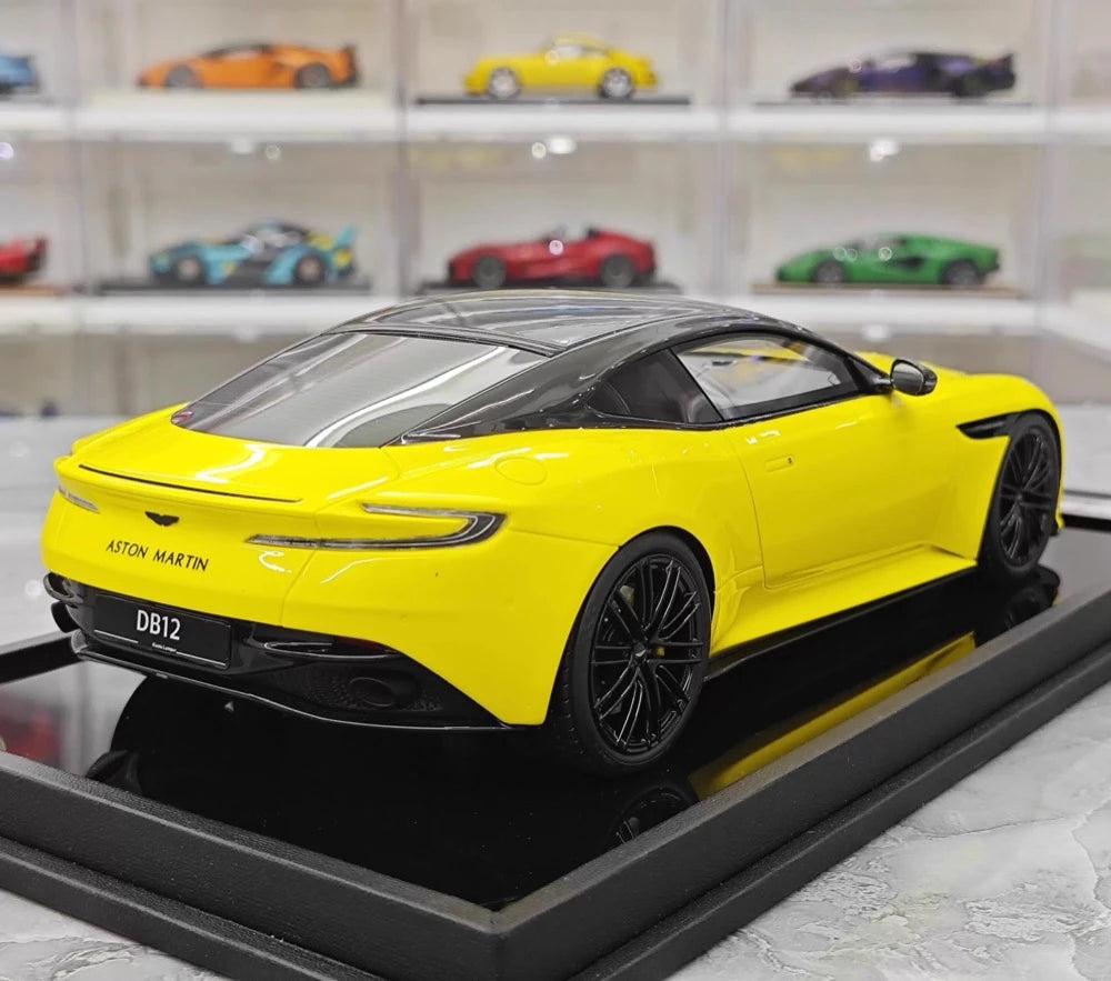 [MotorHelix] 1:18 Aston Martin 2023 DB12 Coupe Yellow Model Car Resin